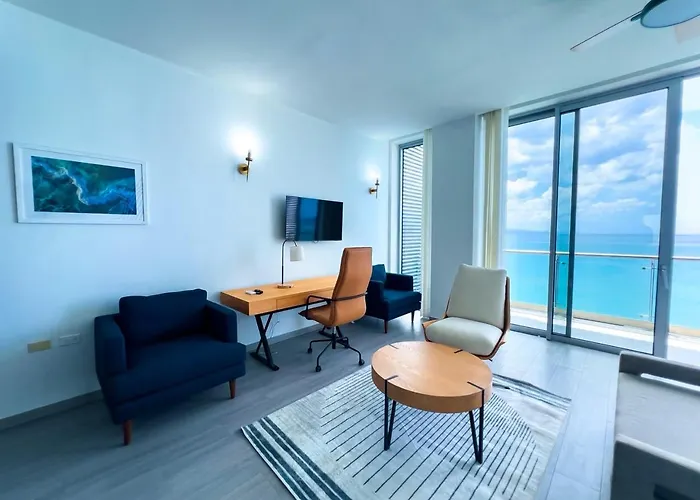 The Bloom - Oceanfront King 4*
