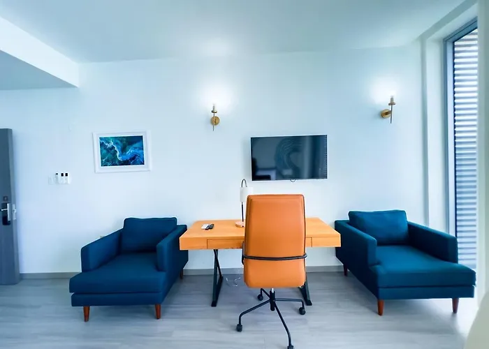 The Bloom - Oceanfront King Hotel Montego Bay