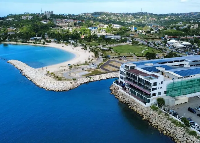 The Bloom - Oceanfront King 4* Montego Bay