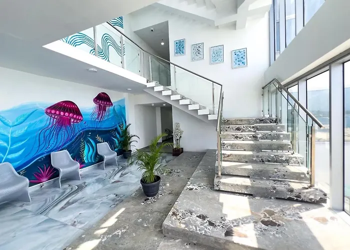 The Bloom - Oceanfront King Hotel 4*